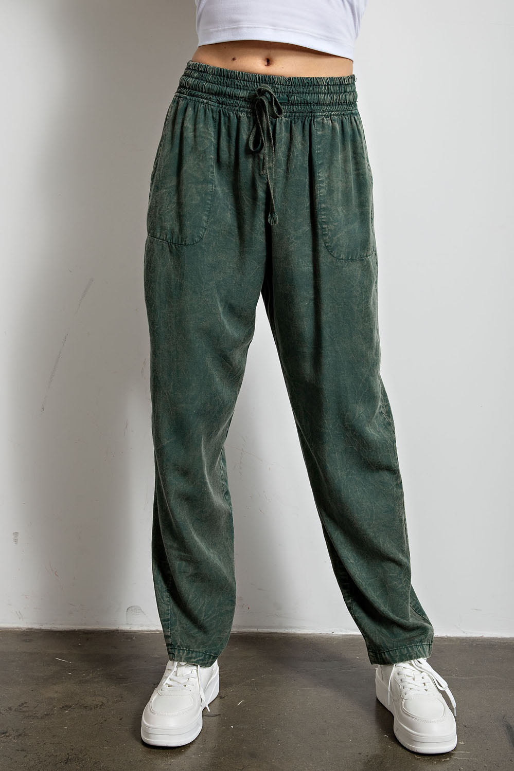 TENCEL MINERAL WASHED LONG PANTS-OLIVE