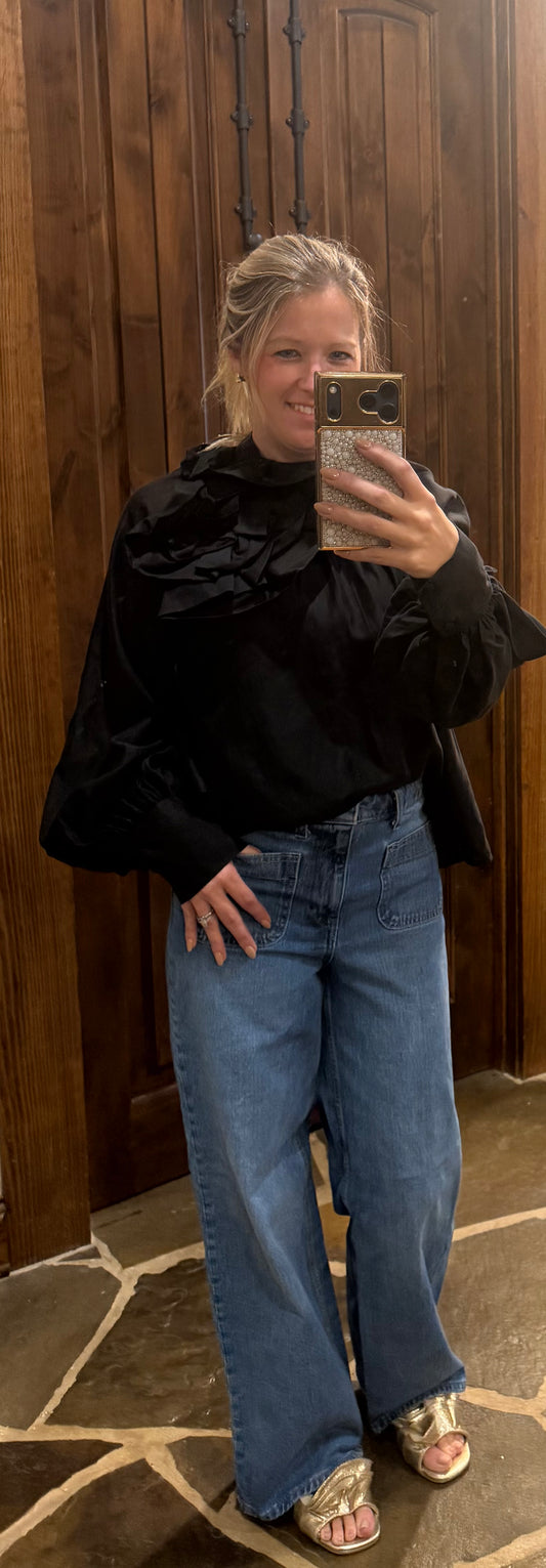 WD 3D Flower Neck Blouse