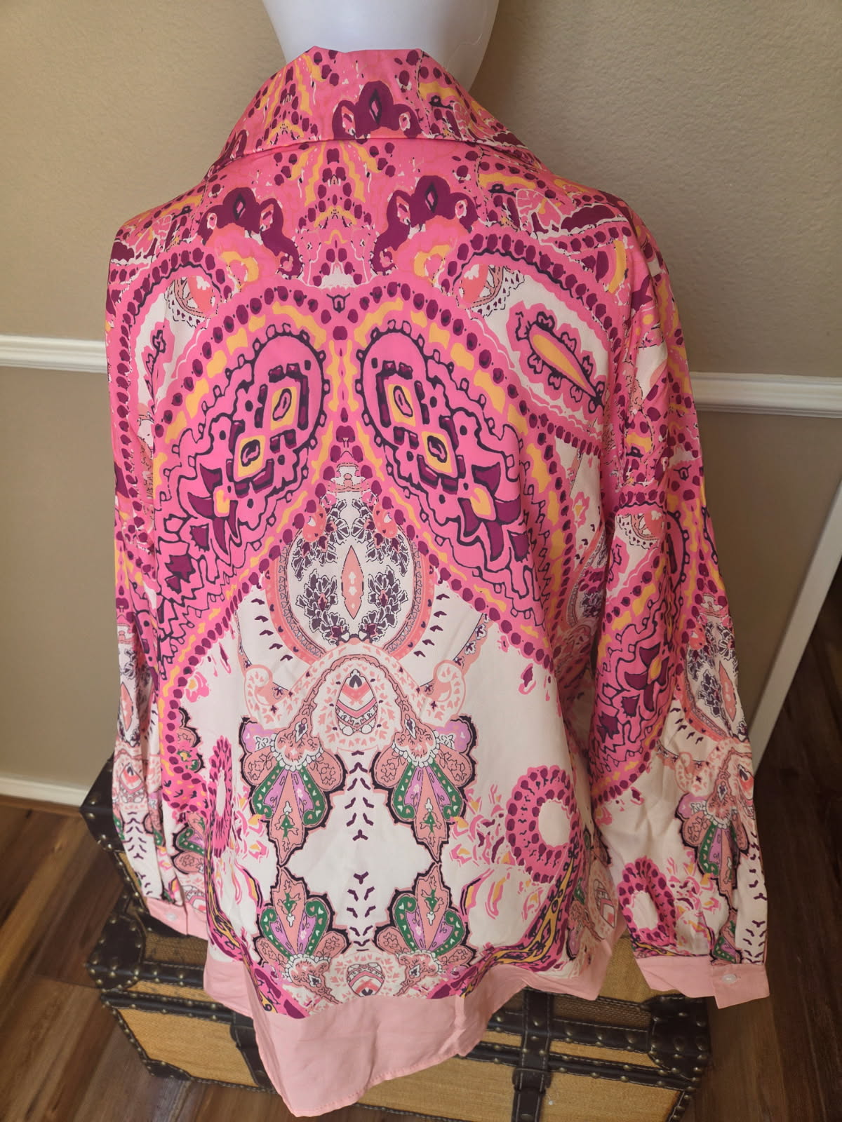 Lovely Melody Paisley Pink Front Button