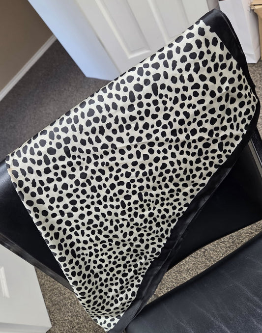 Cheetah silky scarf