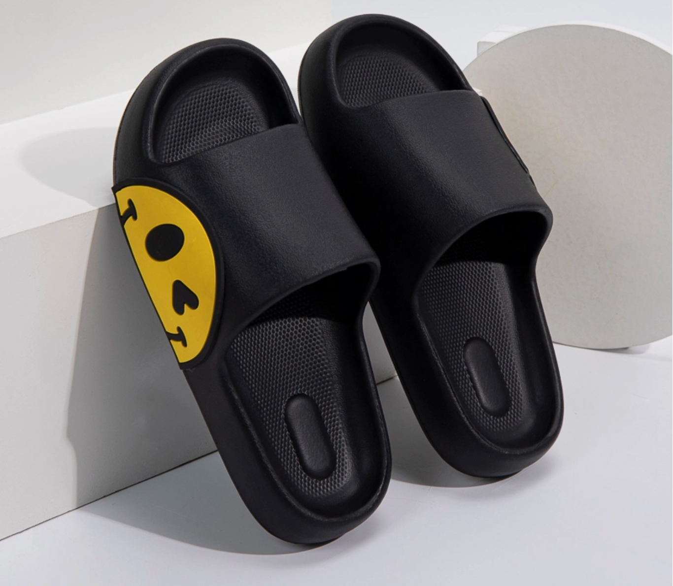 Winky Face Rubber Slippers